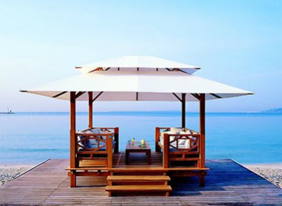 Le gazébo esthétique pour un abri terrasse dans le style kiosque et pergola d'une élégance et d'un charme rare